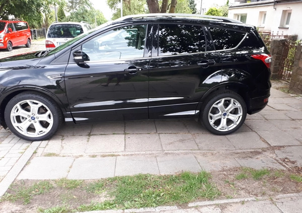 Ford Escape cena 77900 przebieg: 31654, rok produkcji 2019 z Słupsk małe 781